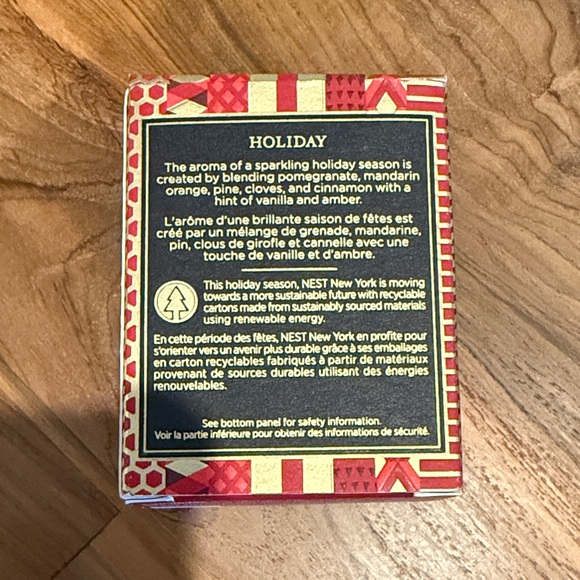 NEST Fragrances Holiday Scented Candle - Picture 2 of 2